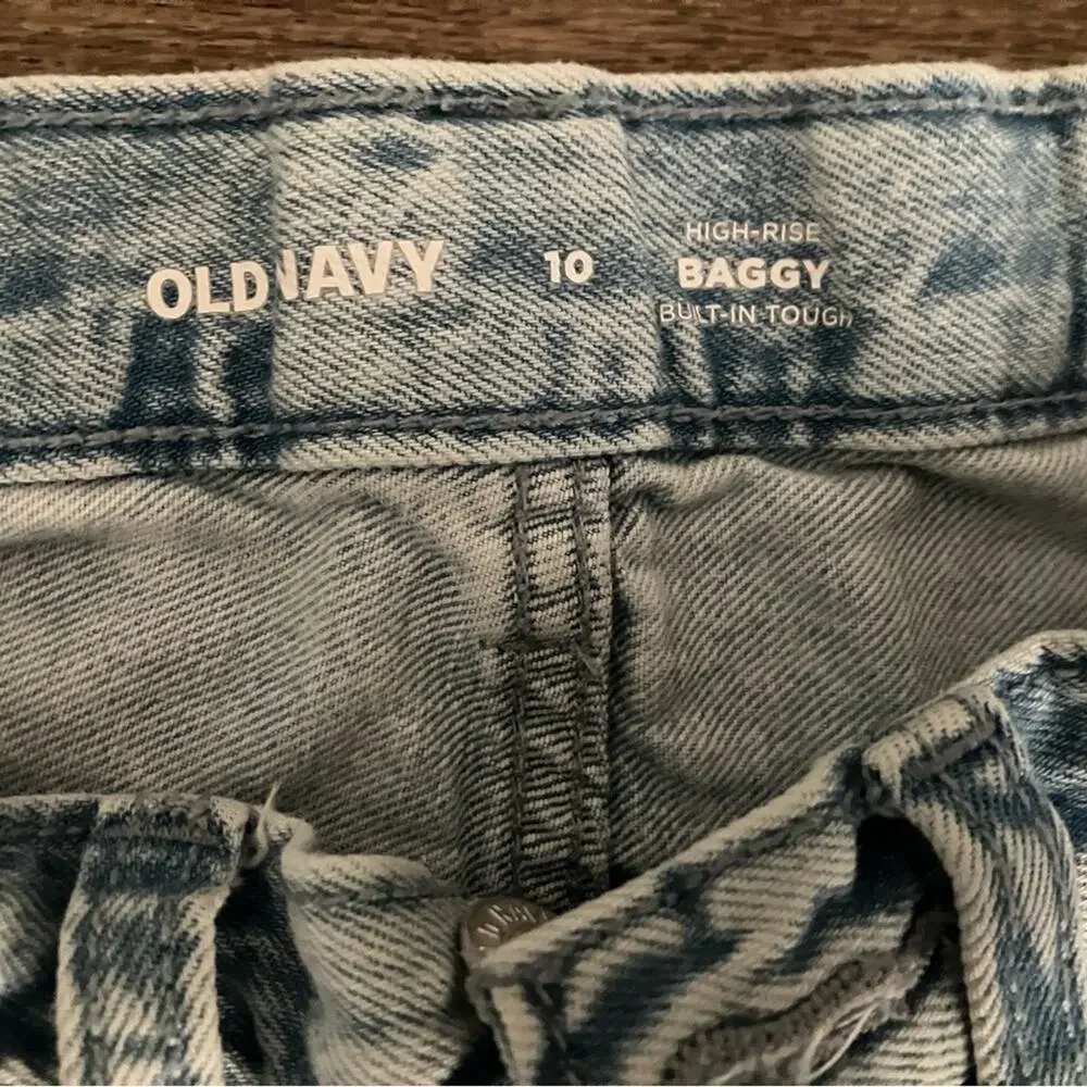 Old Navy High-Rise Baggy Jeans in Light Blue kids 10